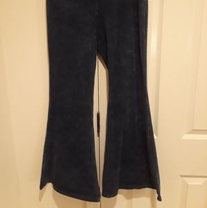 Chatoyant flare stretch pants